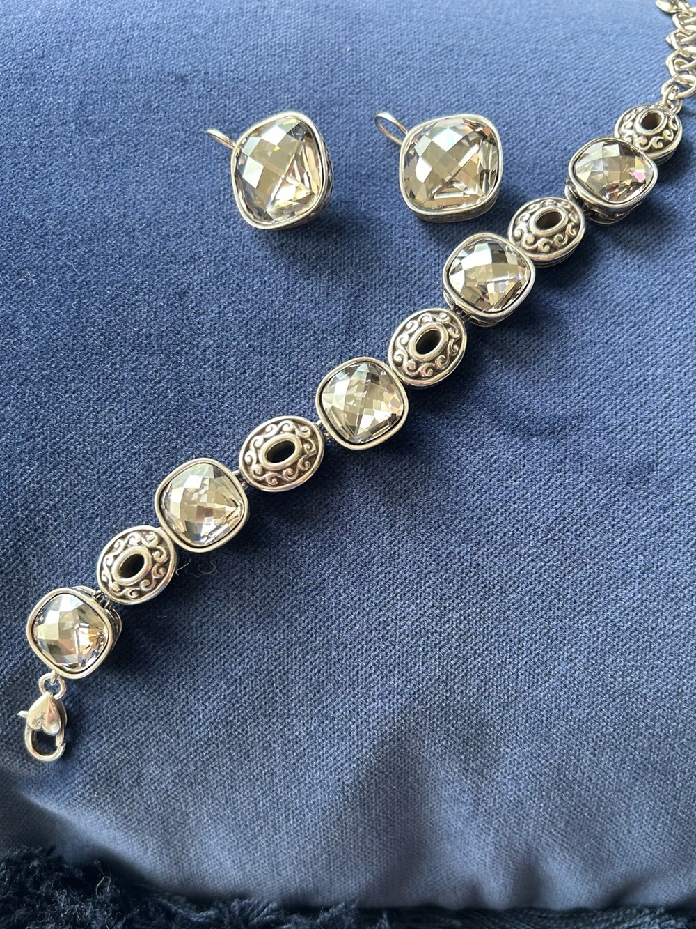 Brighton Elegant Bracelet and Earrings Set - Picture 4 of 5